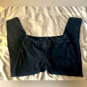 Women’s black jeggings